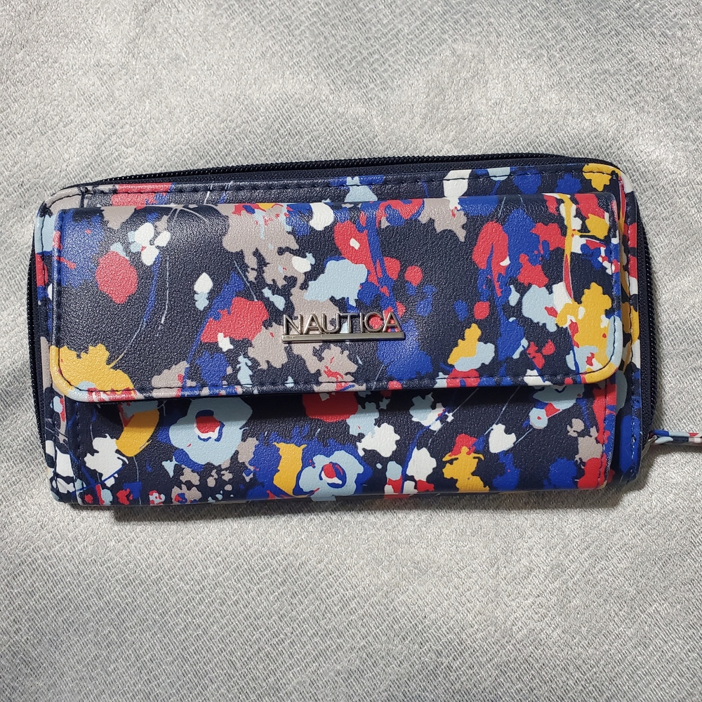 Nautica Women's Navy Floral Wallet